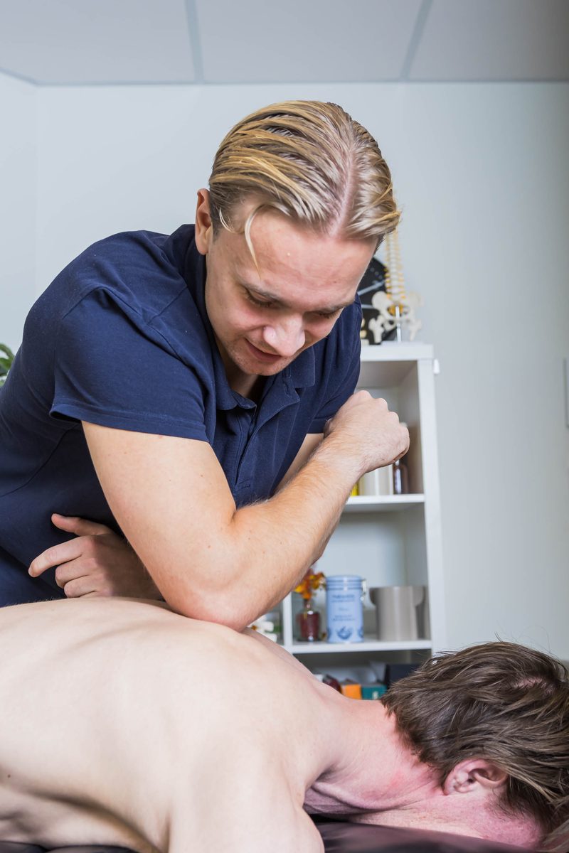 Bløtvevsbehandling av rygg hos Maksimal Klinikk